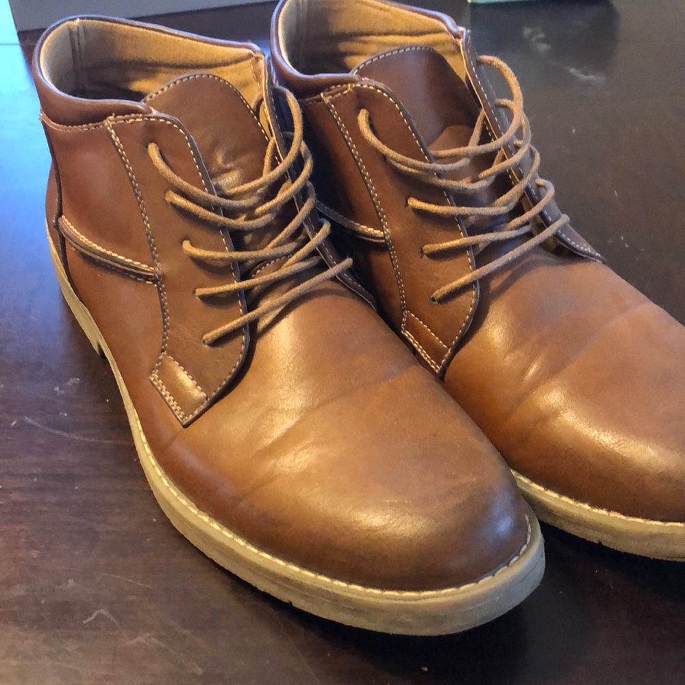 Steve Madden Men’s Chukka style boots.